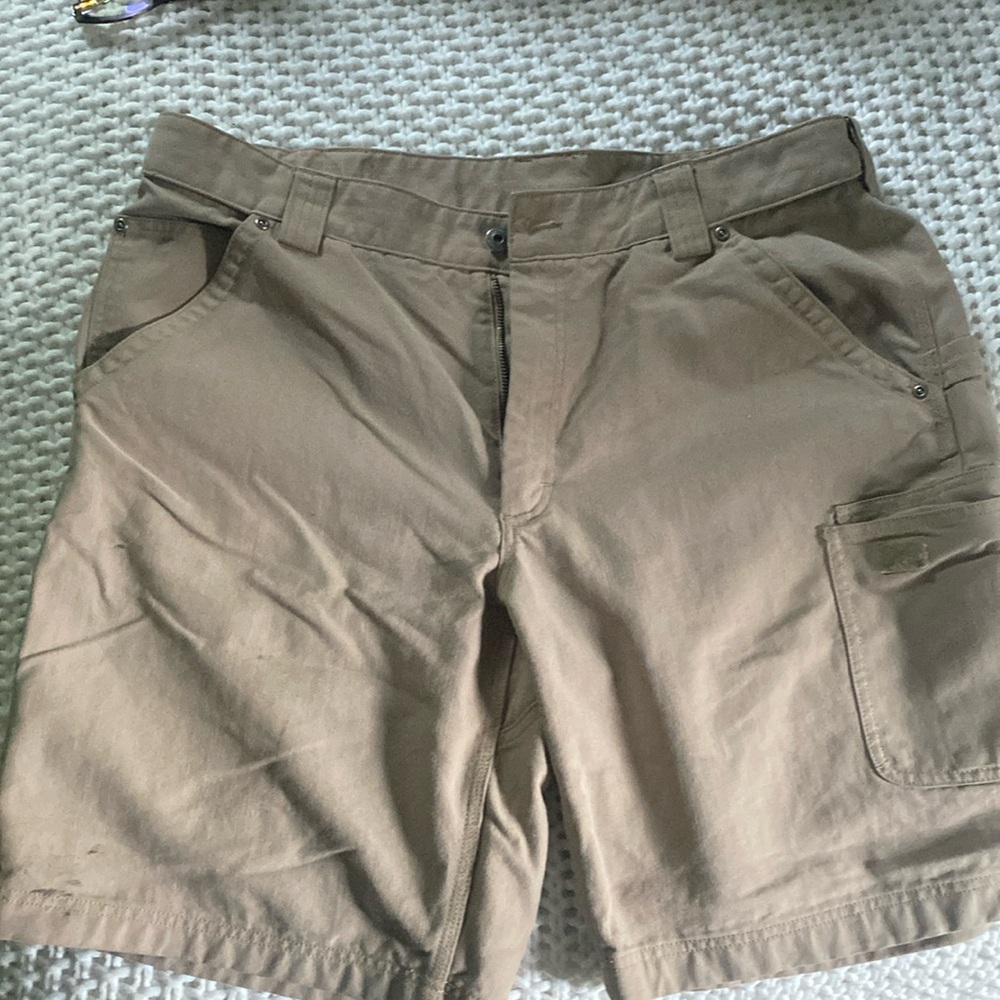 Duluth Trading Co size 40 shorts